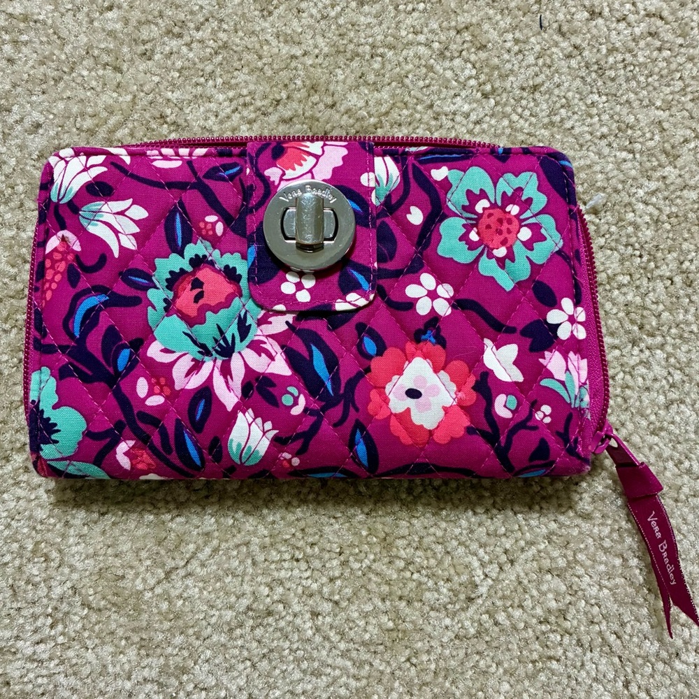 Vera Bradley Y2K fuchsia pink Turnlock Wallet bag floral